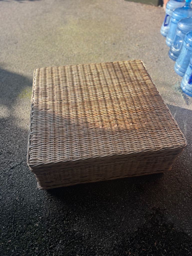 Wicker Rattan Storage Chest Trunk – Good Condition