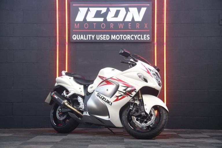 Suzuki GSX1300R Hayabusa 1300 Super Sports Petrol Manual (197 ps)