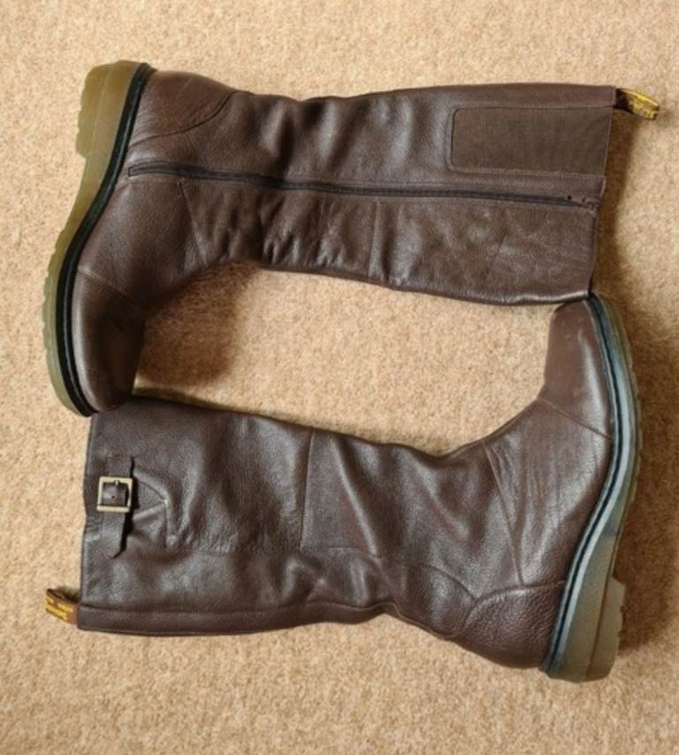 Dr. Martens 'Viola' Leather Boots - Size 9 - Excellent Condition