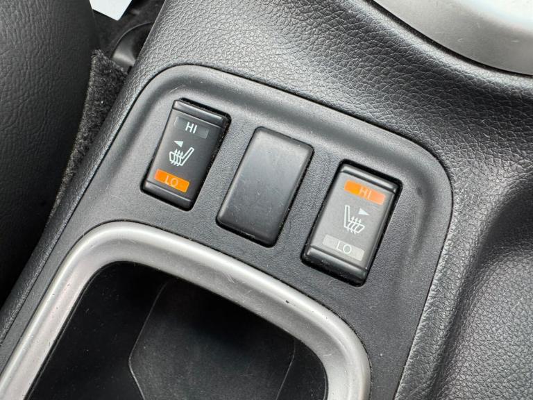 2017 Nissan Navara Double Cab Pick Up Tekna 2.3dCi 190 4WD Auto PICK UP DIESEL Automatic