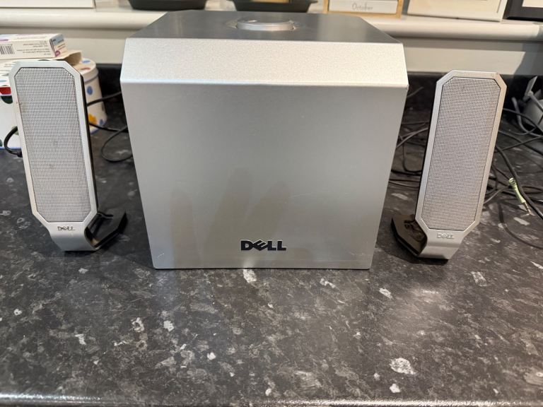 Dell Zylux Model A525 Multimedia Computer Speakers - Subwoofer 
