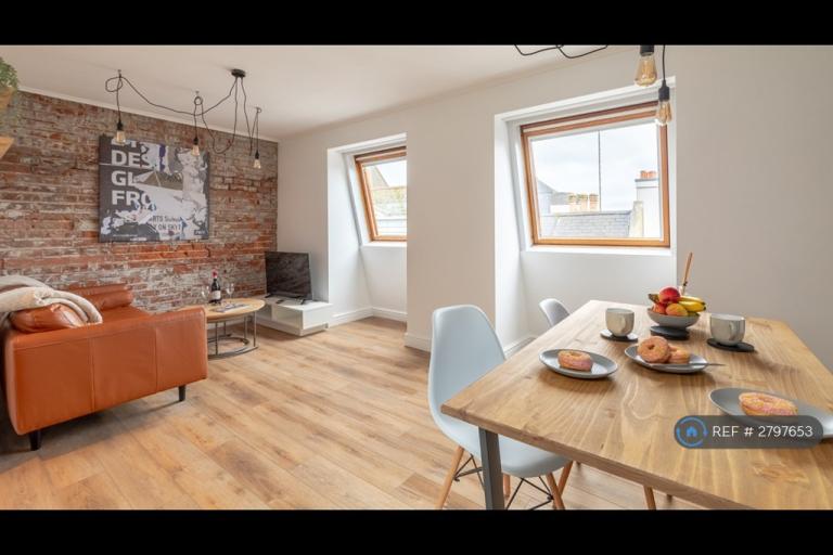 1 bedroom flat in George St, Hastings, TN34 (1 bed) (#2797653)