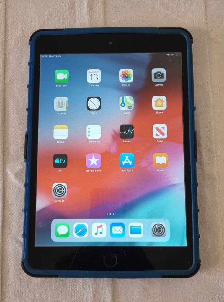 IPAD Mini 3 128GB Wifi with shock absorbent case USED