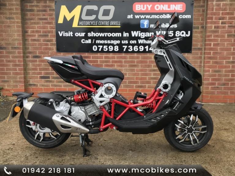 Italjet Dragster 200 Euro 5 model.