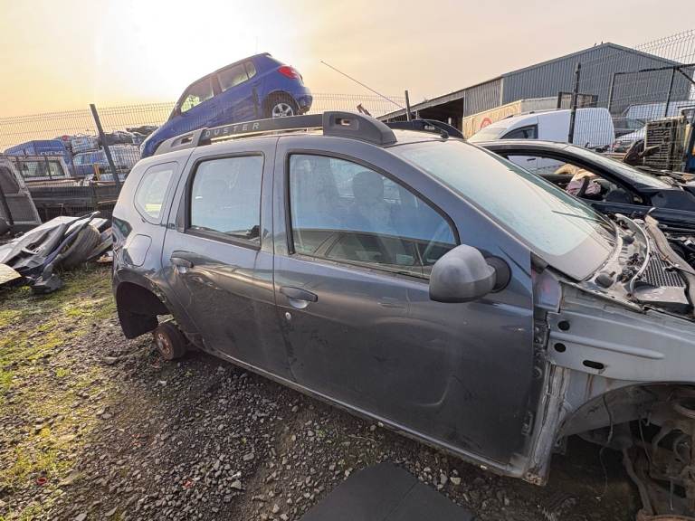 2016 Dacia Duster, 1.5 diesel, breaking for parts only, all parts available. 