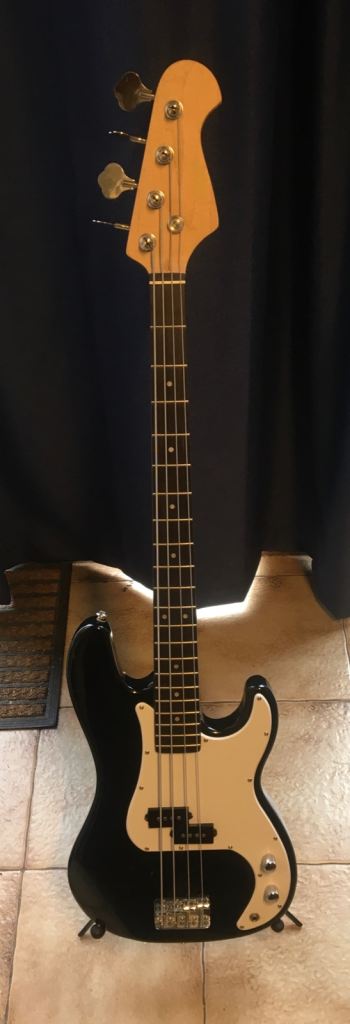 Bass guitar