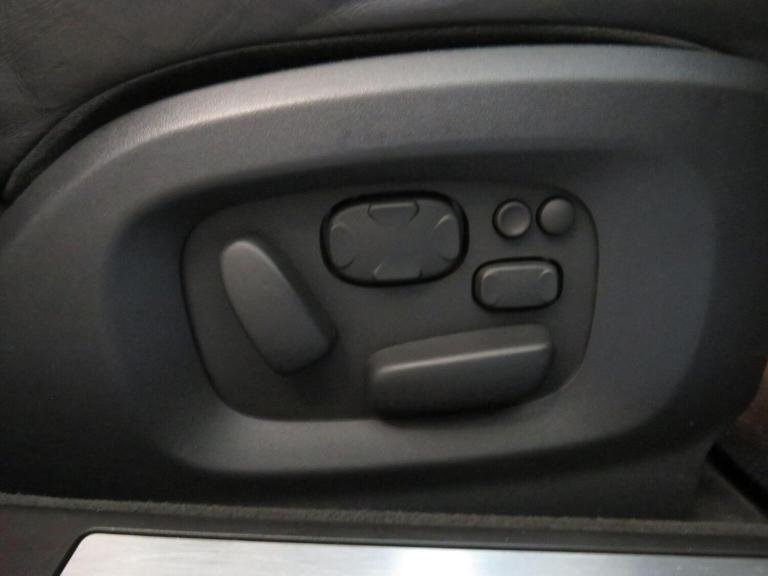 JAGUAR XF 3.0d S V6 Portfolio Sportbrake Auto Euro 5 (s/s) 5dr White Auto Diesel