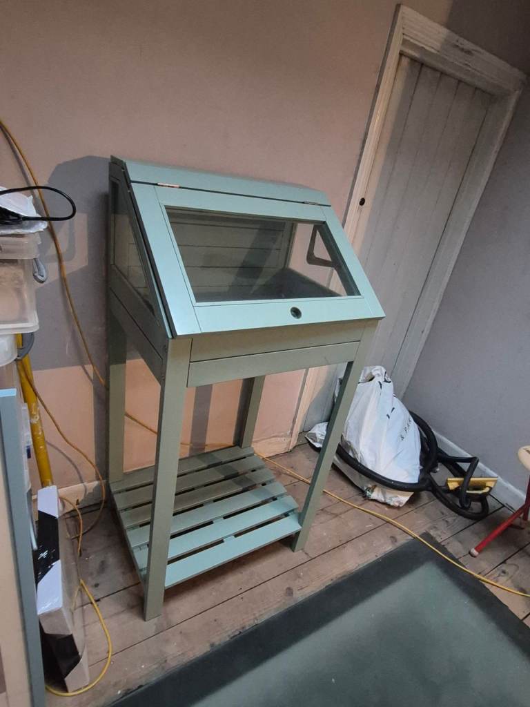 home grow-house/storage unit - eau de nil