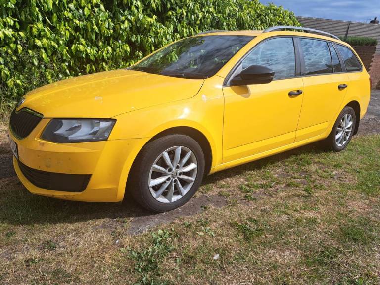 Skoda, OCTAVIA, Estate, 2014, Manual, 1598 (cc), 5 doors