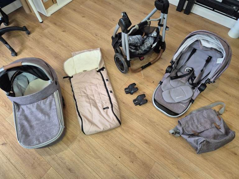 Maxi-Cosi Adorra Pushchair with Carrycot Flat bed - Bundle 