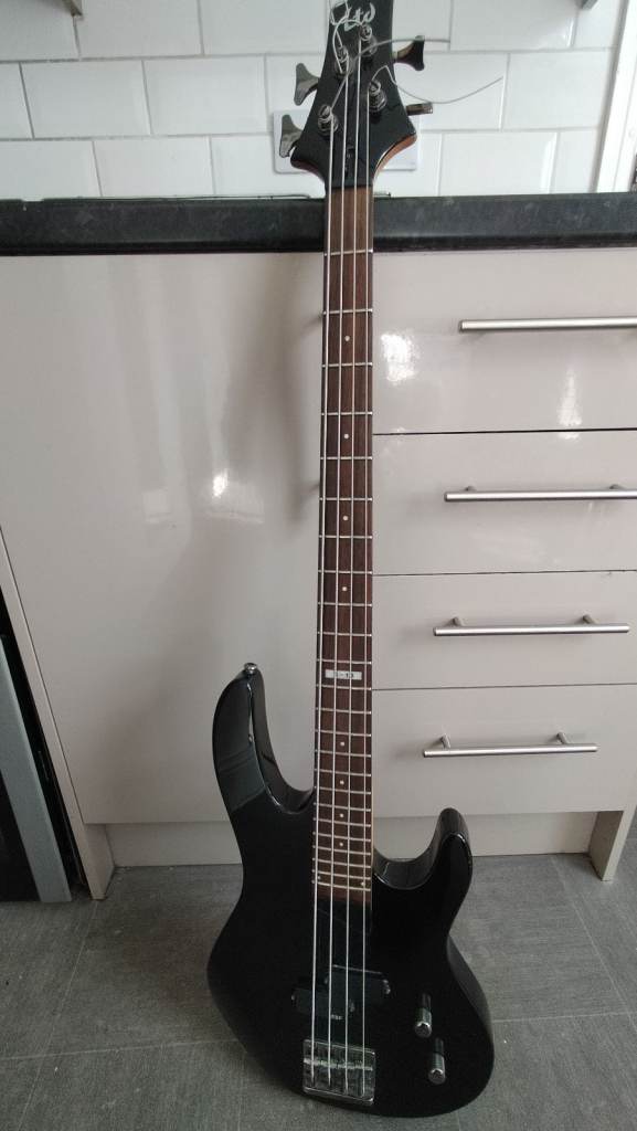 ESP B10 BASS GUITAR with IBANEZ 10 Watt PRACTICE AMP