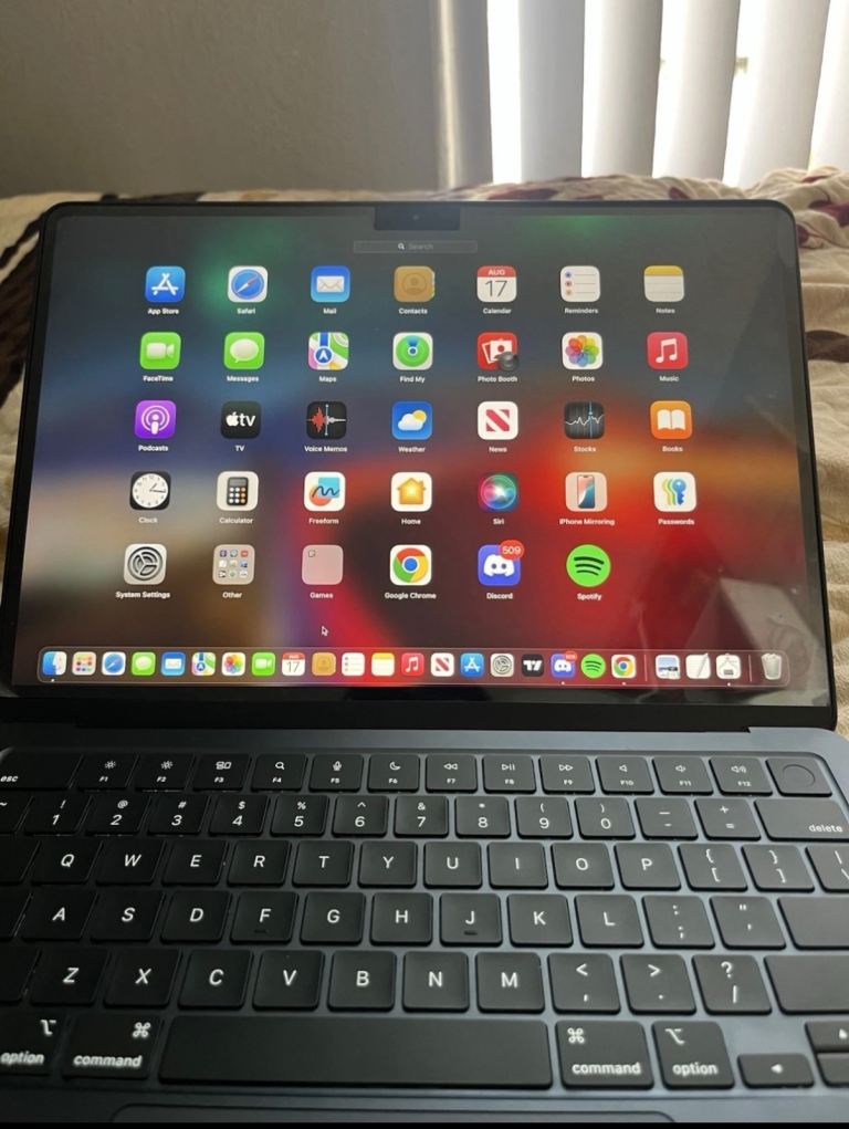 Excellent condition 13" MacBook Air M3 16GB 1TB Midnight