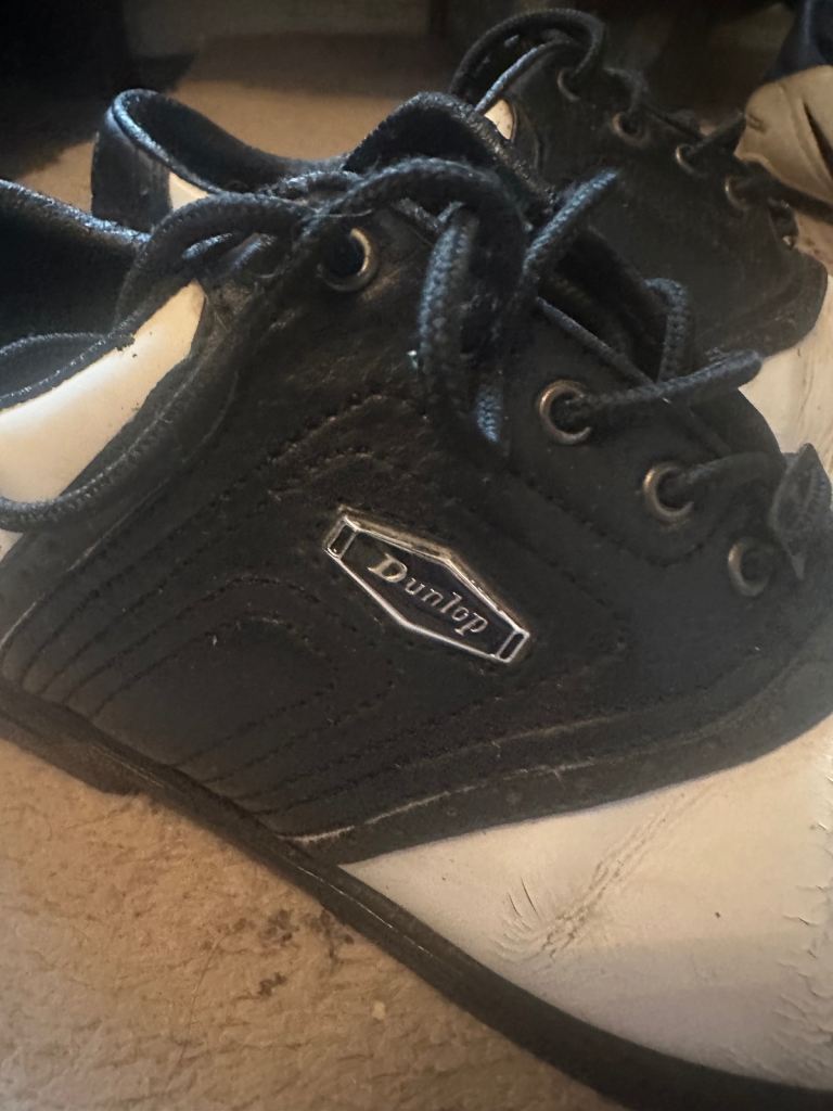 Dunlop Golf Shoes – Black and White size 7 uk