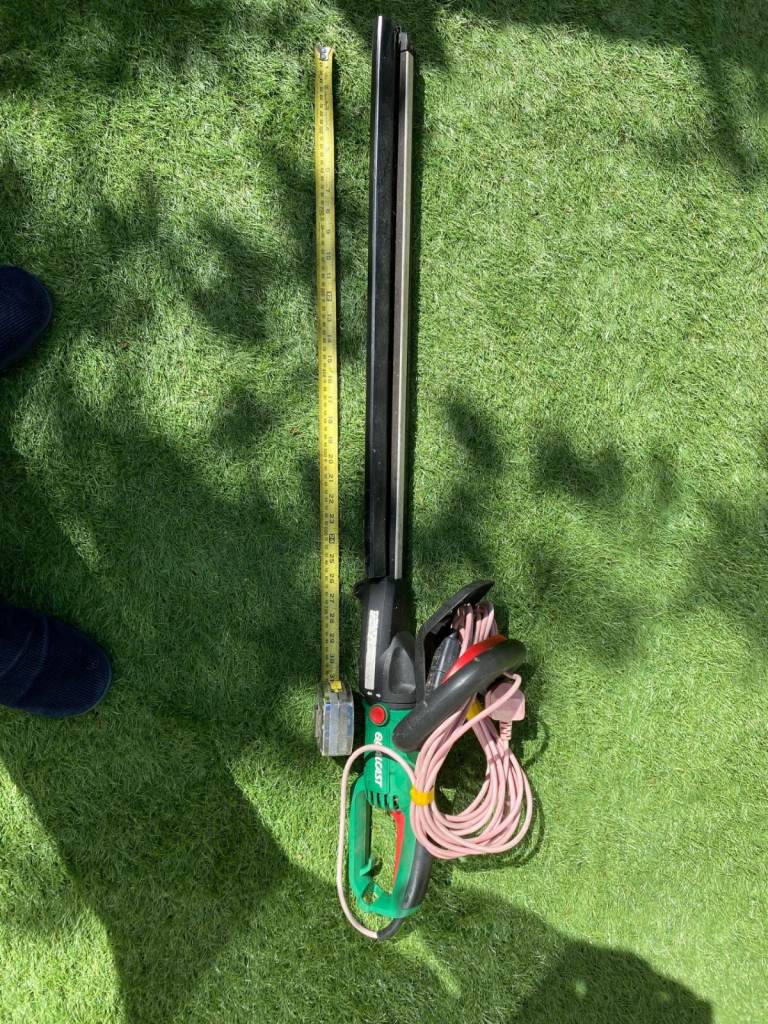 BARGAIN - Qualcast 630 mm Variable head hedge trimmer