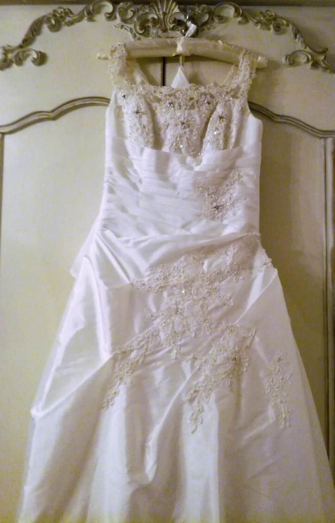 FOREVER INTERNATIONAL WEDDING DRESS Ivory White Pearl Diamante Bead Embroidery Satin Vintage Style