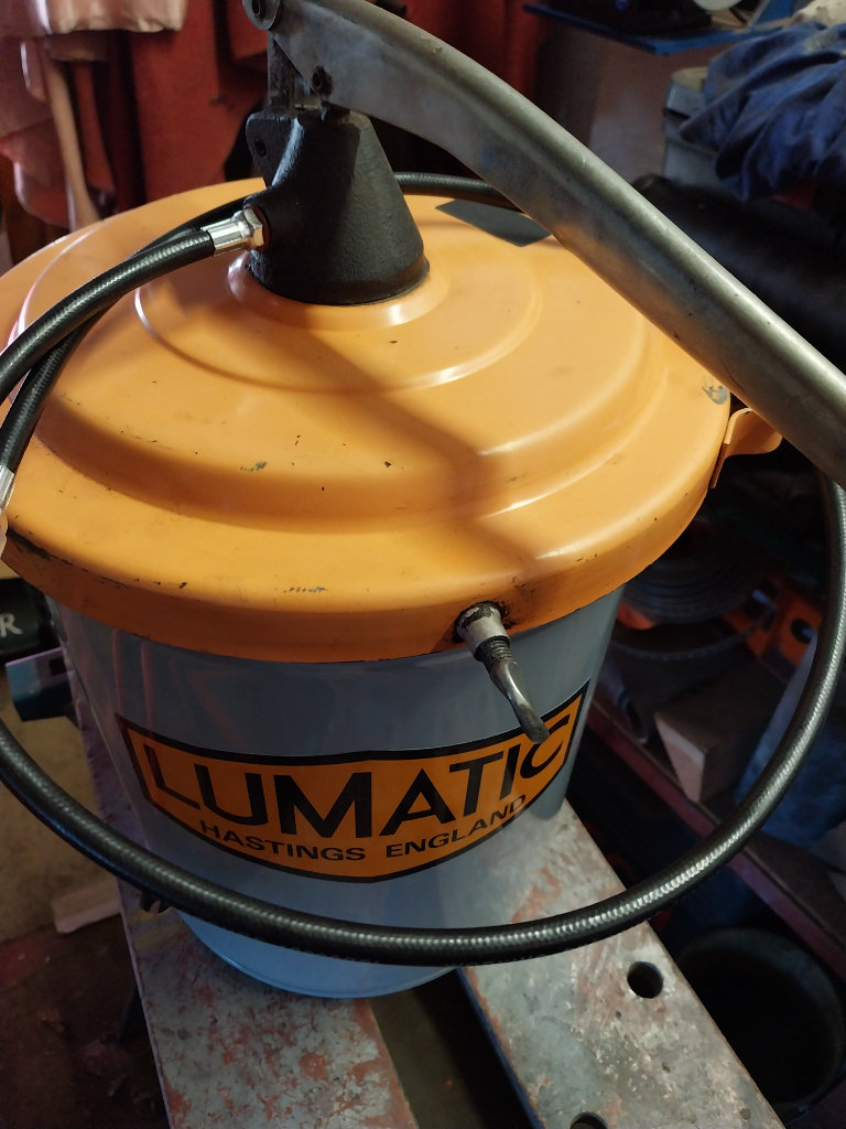LUMATIC  HASTINGS  ENGLAND  Heavy duty Hand pump grease gun .
