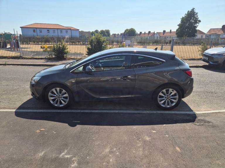 Vauxhall, GTC, Hatchback, 2015, CAT N, Manual, 1956 (cc), 3 doors