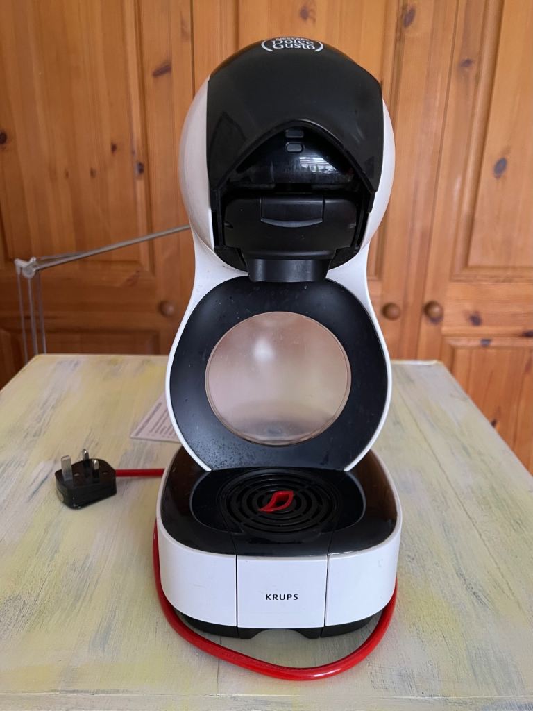 White Dolce Gusto coffee pod machine