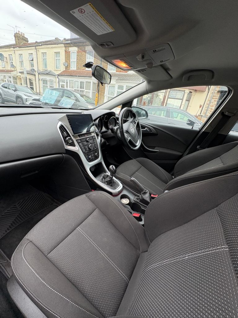 Vauxhall, ASTRA, Hatchback, 2015, Manual, 1598 (cc), 5 doors