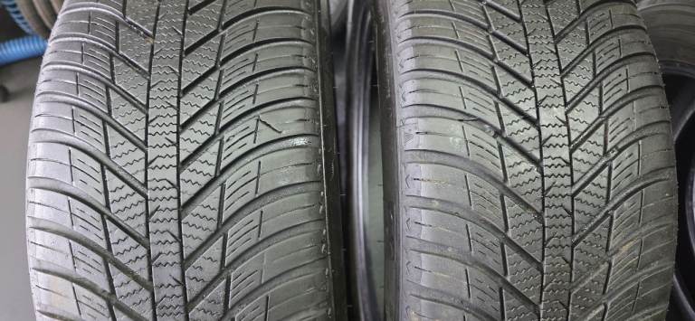 215 55 17   2 x tyres Nexen N Blue 4 Season