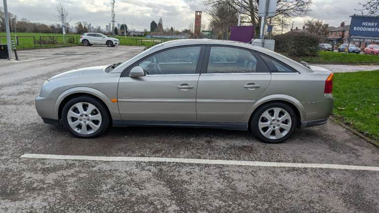 Vauxhall, VECTRA, Hatchback, 2002, Manual, 3175 (cc), 5 doors