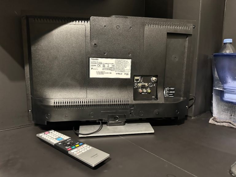 Toshiba 24 inch smart TV 