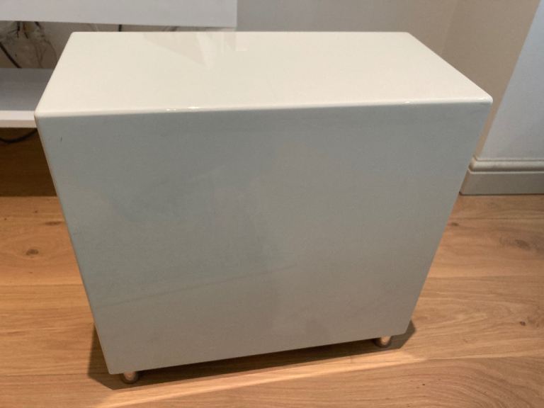 Monitor Audio Radius 720 Subwoofer (250 watts RMS)