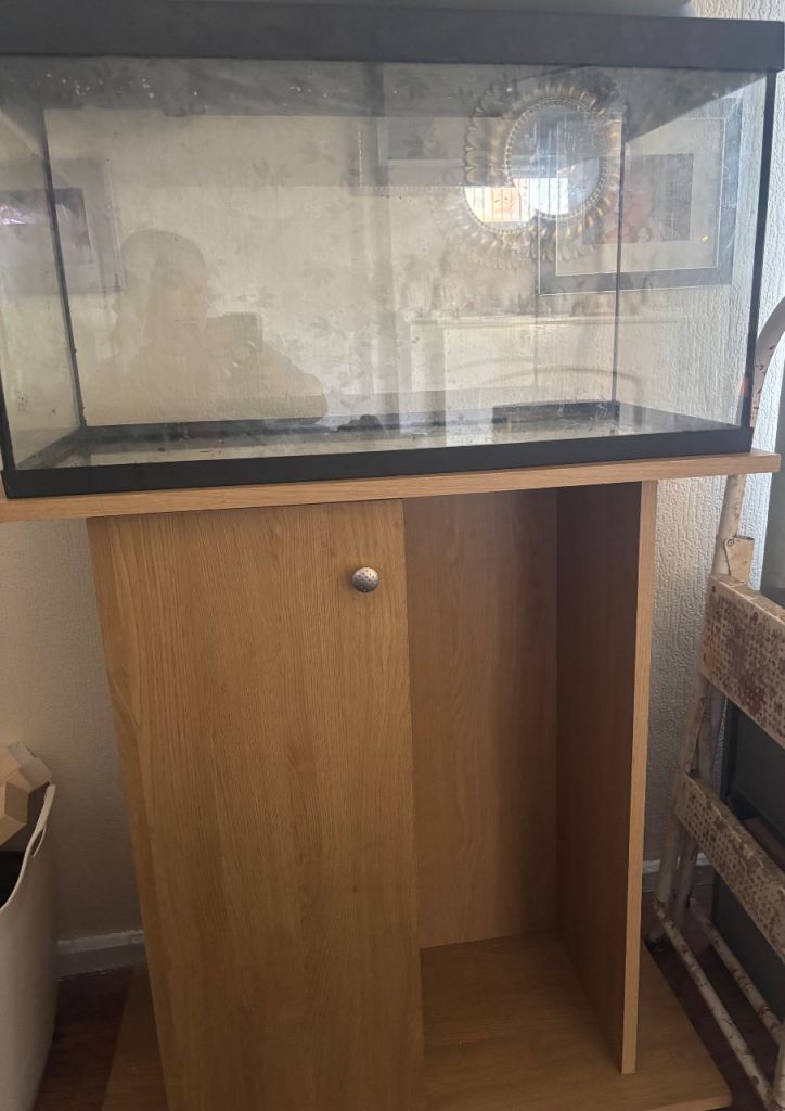 105 litre tank and stand 