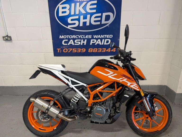KTM 390 duke 2017  3 owners 12k miles  Mot October 2026 full history a2 licence 