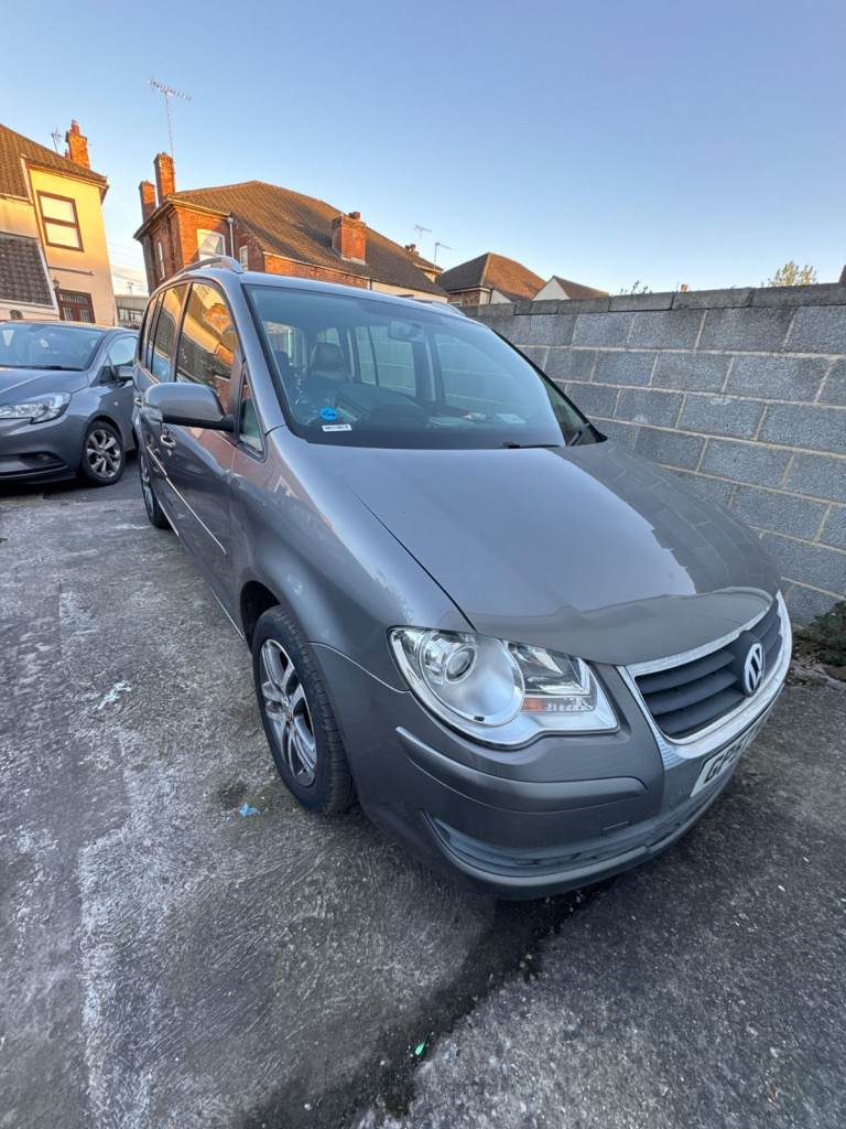 Volkswagen Touran 2.0 TDI BKD 140 – 6 Speed Manual – Highline – Complete Donor Vehicle