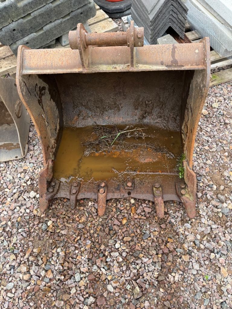 900mm digger bucket