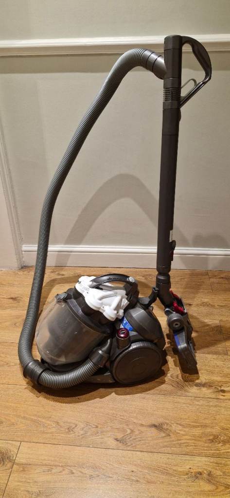 Dyson Pull Along Cylinder Vacuum Cleaner DC19 T2
