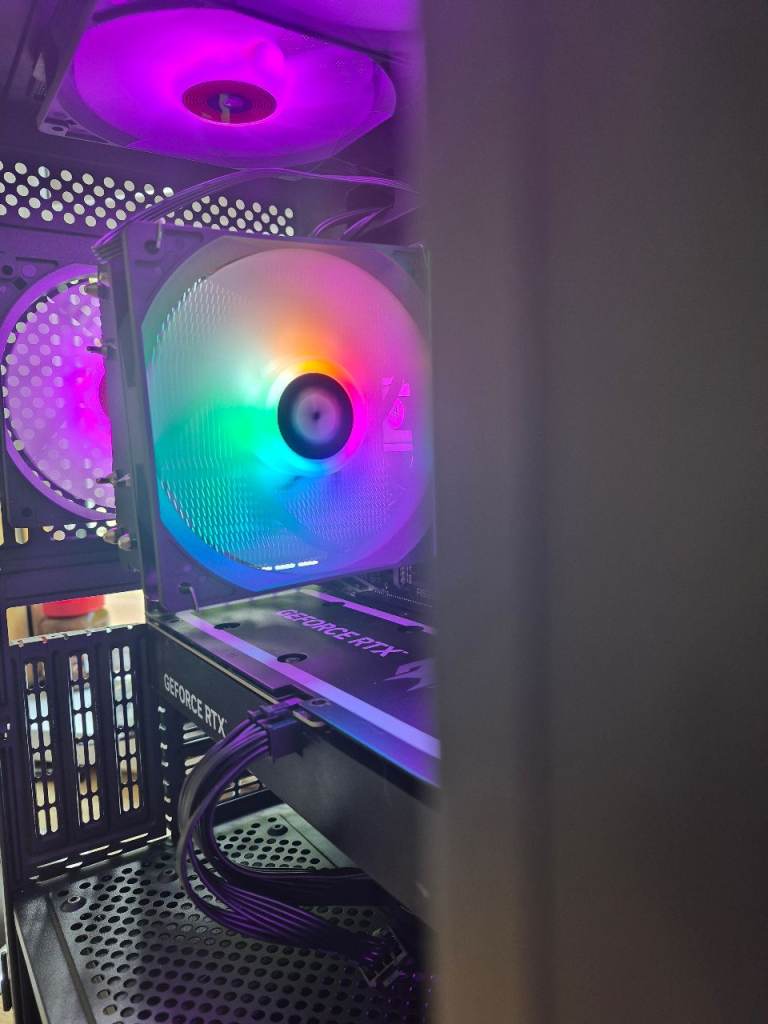 🔥 RYZEN 7 5800X + RTX 4070 GAMING PC – £900 – INSANE VALUE 🔥