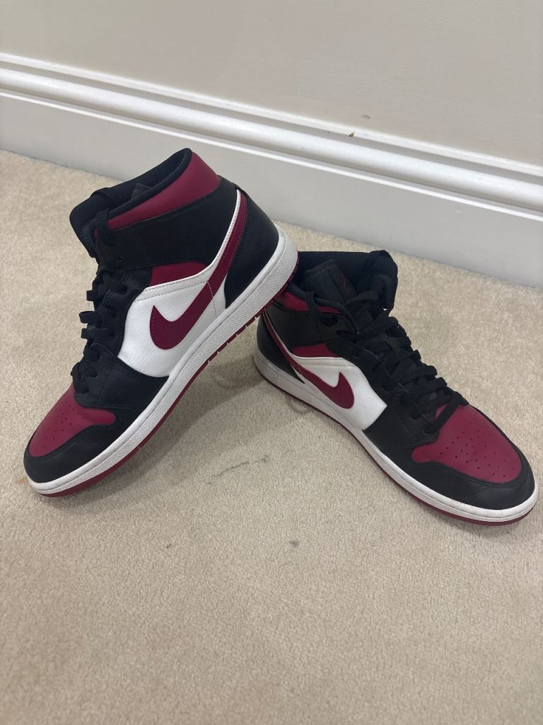 Nike Jordan 1 Red and Black Size 10