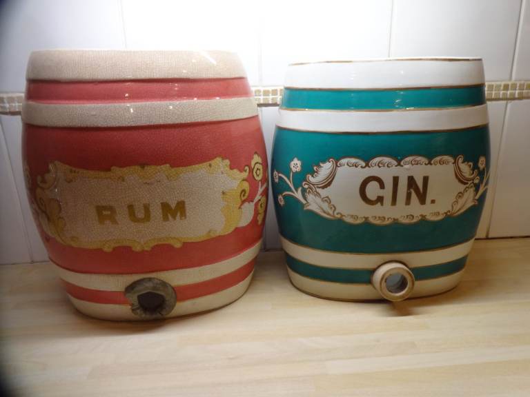 VINTAGE IRONSTONE RUM / GIN BARRELS 