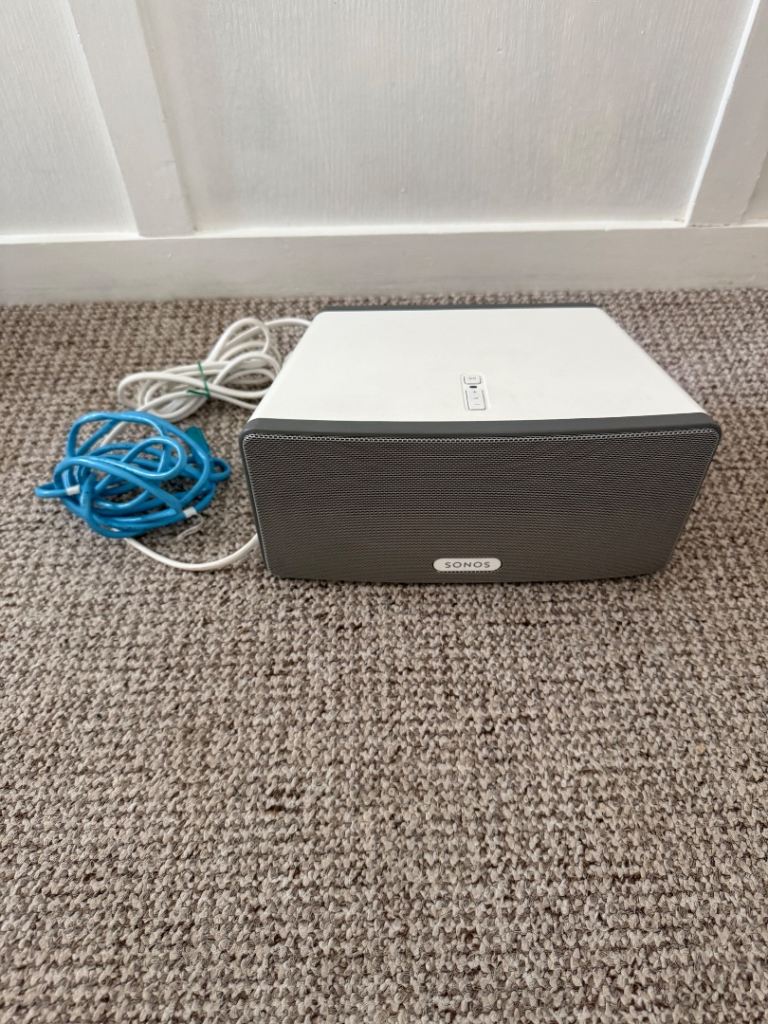 Sonos play 3 wireless speakers
