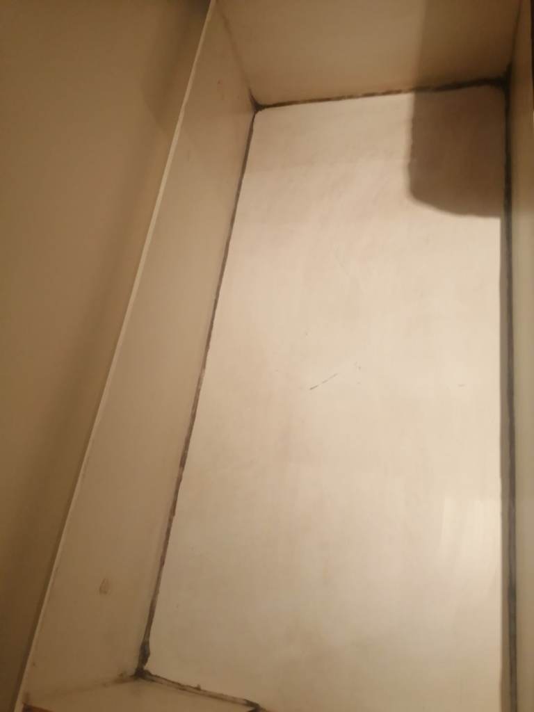 5ftx2ft white plywood tortoise table