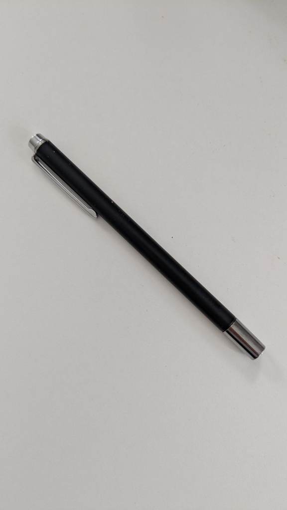Telescopic extendable metal pointer
