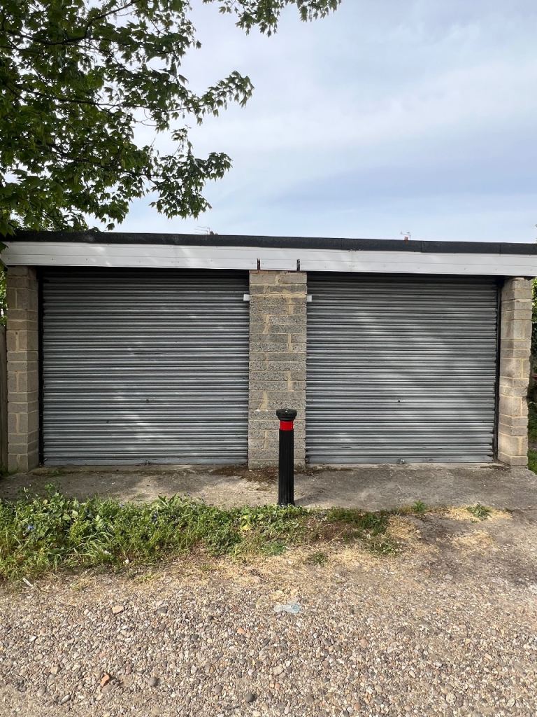 Secure Double Garage / 2 Large Garages To Rent – Bexley DA5 – Storage / Parking