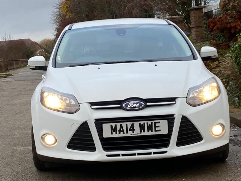2014 Ford Focus 1.0 EcoBoost Zetec Navigator 5dr HATCHBACK PETROL Manual