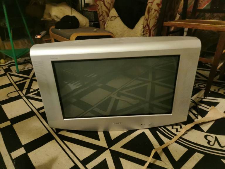 Sony Trinitron CRT TV Retro Gaming 