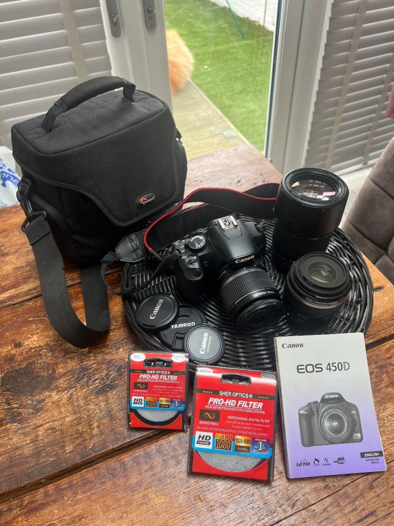 Canon Camera bundle with Canon EF‑S 60mm f/2.8 Macro USM lens