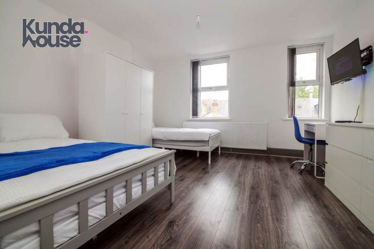 Dss Accepted - HMO Accommodation – Recently Refurbished – B11 – Benefits Accepted