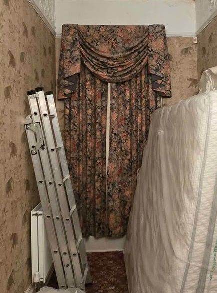 Victorian style pencil pleat, regal looking curtains with swags & ties 90" drop