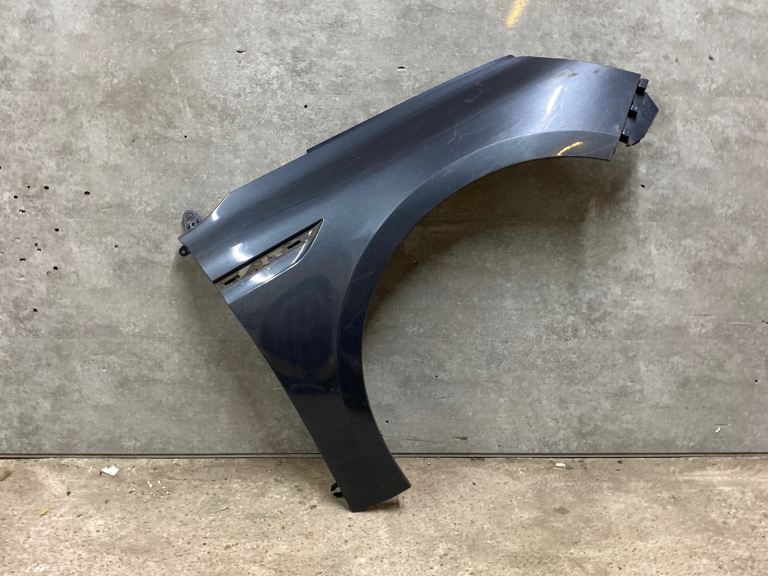Renault megane mk4 drivers front wing 2016-2021 