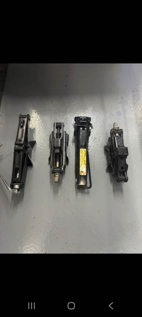 Car jacks 