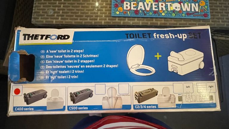 🚨🚨THETFORD TOILET SET🚨🚨