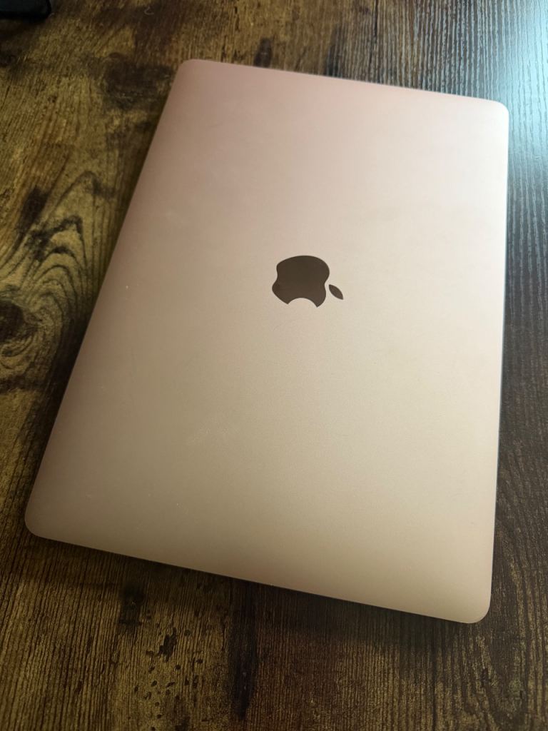 MacBook Air rose gold
