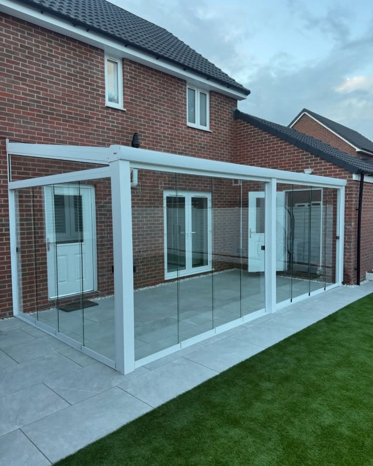 Canopy/Veranda/Glass room/ Pergola/Balustrade/Sliding doors