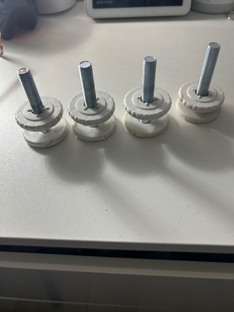 Pressure fixings for baby gate 